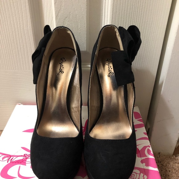 High heels with bow on the side - Picture 1 of 3